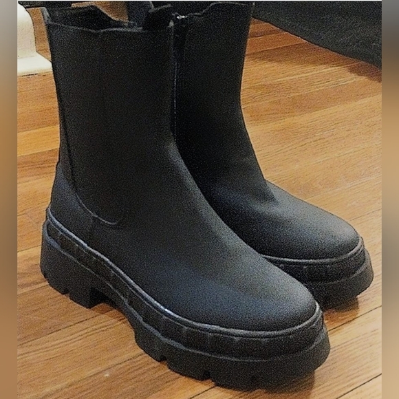 New Forever 21 Size 7 Combat Boots - Picture 2 of 7